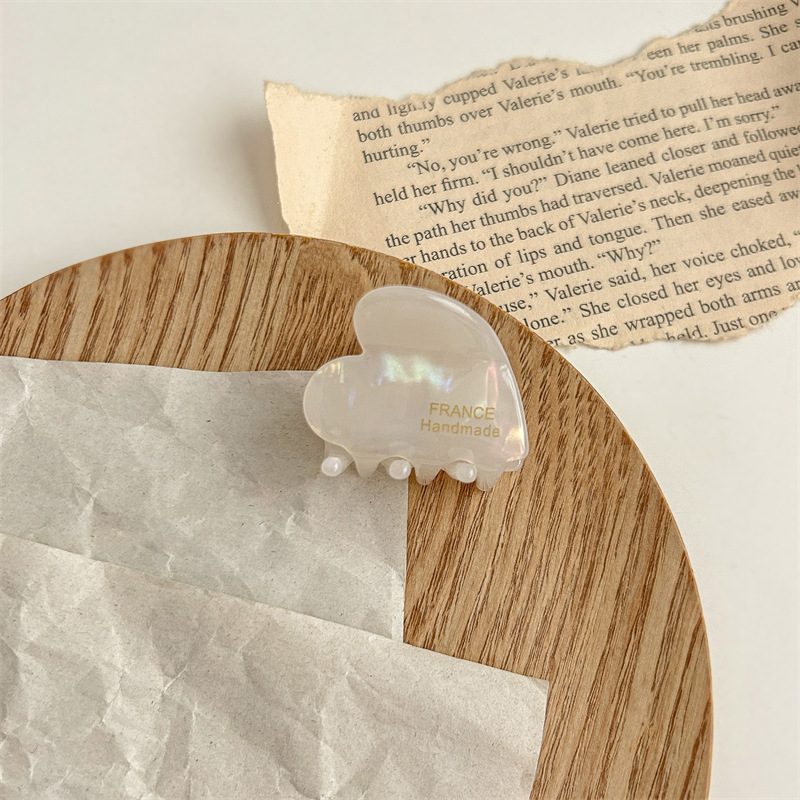 法式醋酸爱心小抓夹女2024新款后脑勺发卡夹子鲨鱼夹春夏发夹头饰详情9