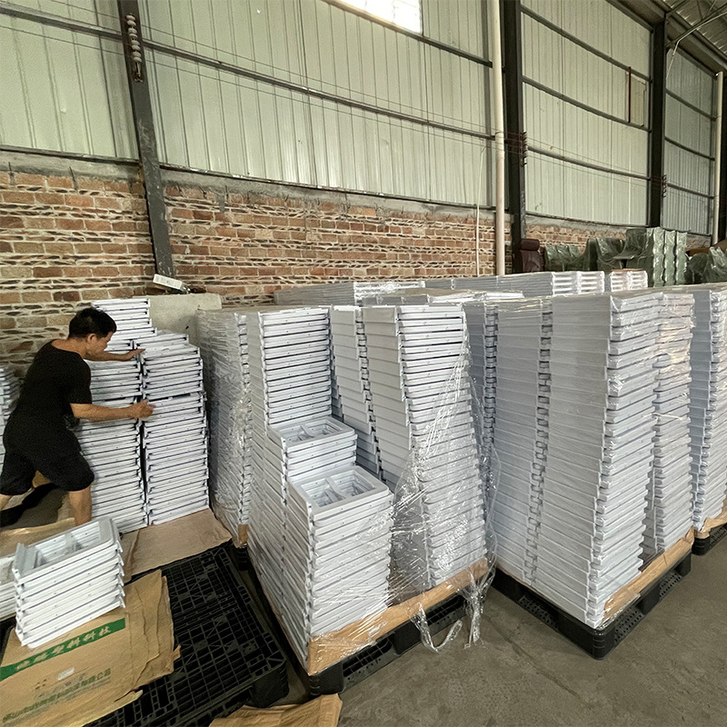 Star Factory wholesals wedding lawn plastic white folding chairs, Wimbledon chairs, and soft-padded chairs for wedding hotels and banquets pic 14