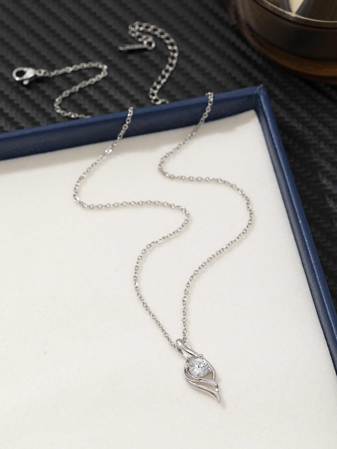 跨境合金锆石爱心花朵海豚简约百搭高级感吊坠项链锁骨链女批发潮详情33