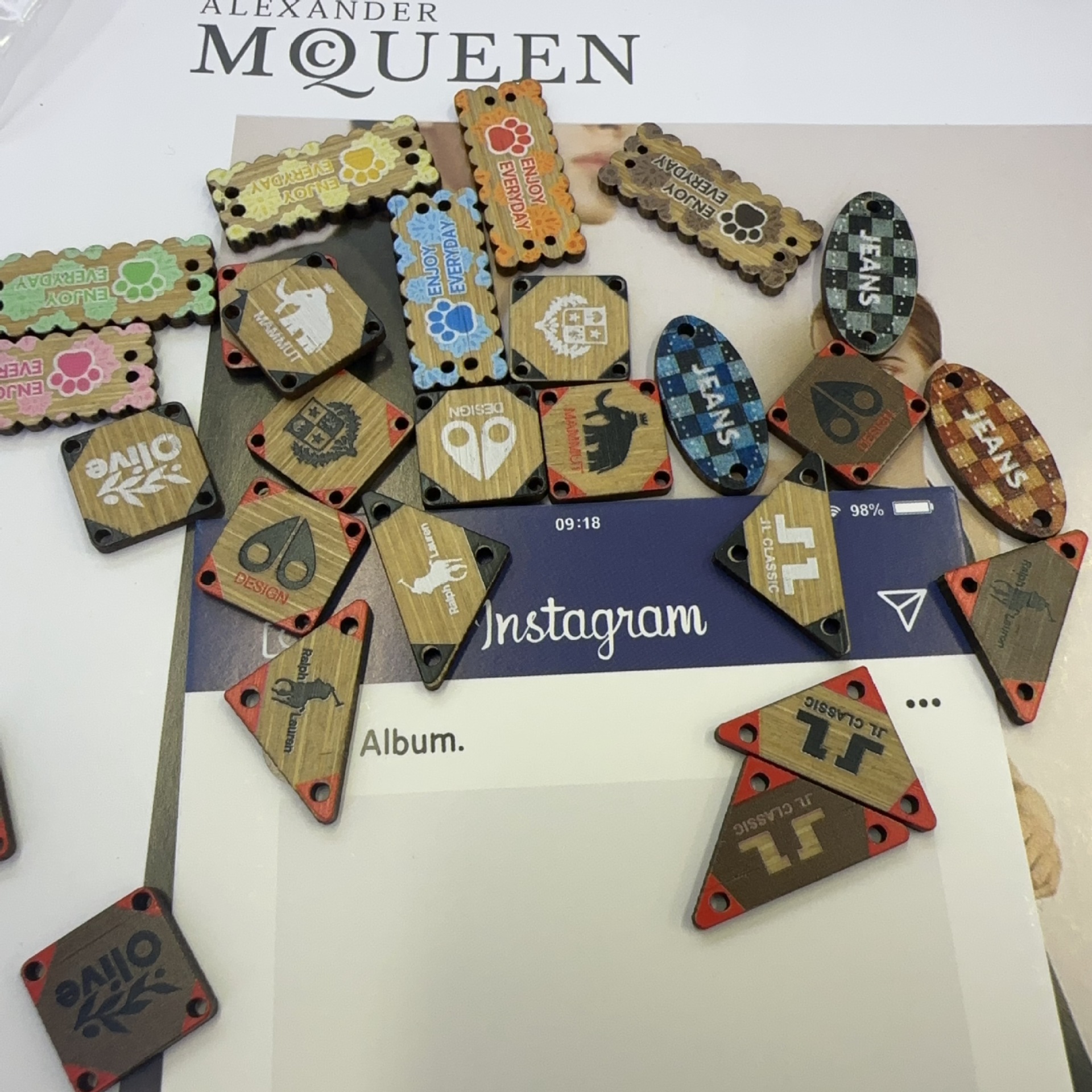 d jewelry accessories: Bamboo, wood, printed, handcrafted characters, wooden nameplates, solid wood buttons, various shapes in stock pic 11