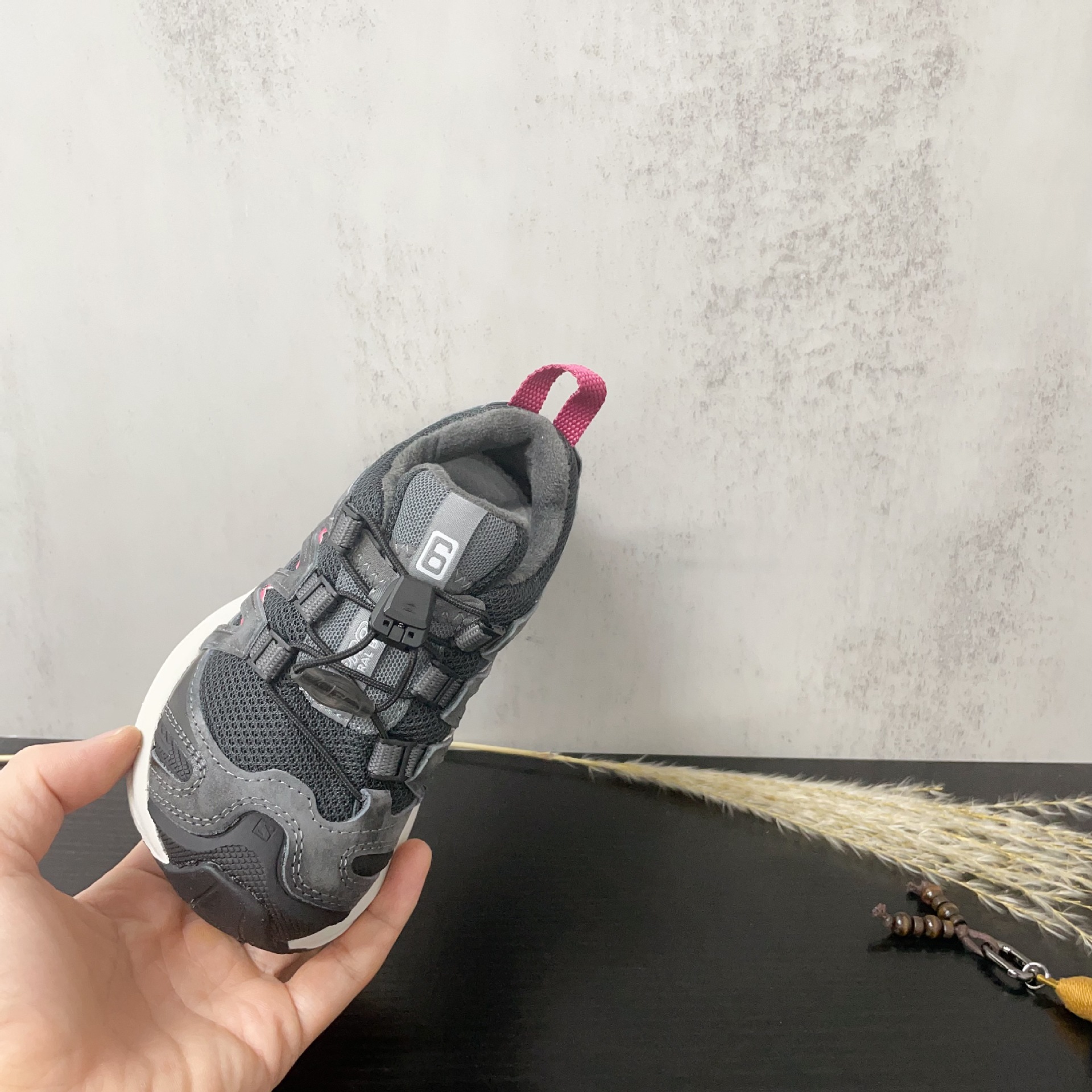 Classic color-blocked pattern decorative spliced drawstring fleece warm sports shoes for men and women in winter 2025 pic 15