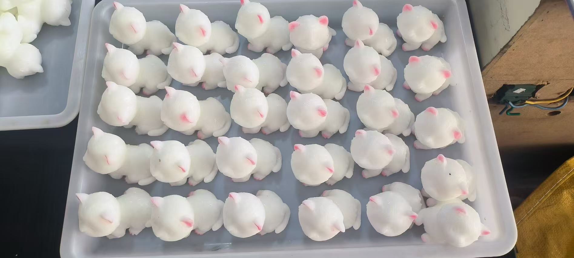 直销TPR软胶毛绒实心小猫捏捏乐黑猫白猫萌宠大团子卡通减压玩具详情12