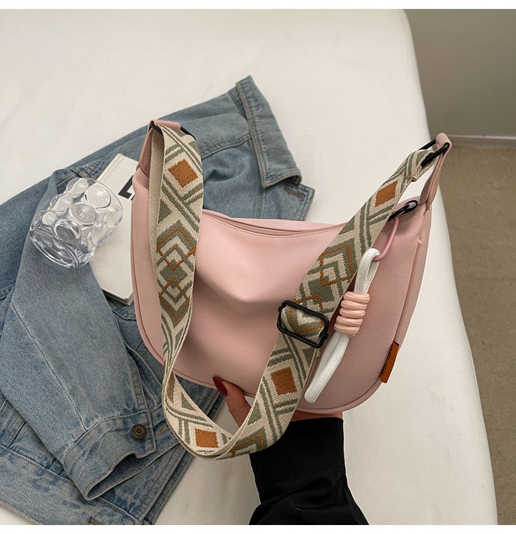 帆布包包女2024新款春夏季百搭饺子包休闲运动宽带单肩斜挎包女包详情25