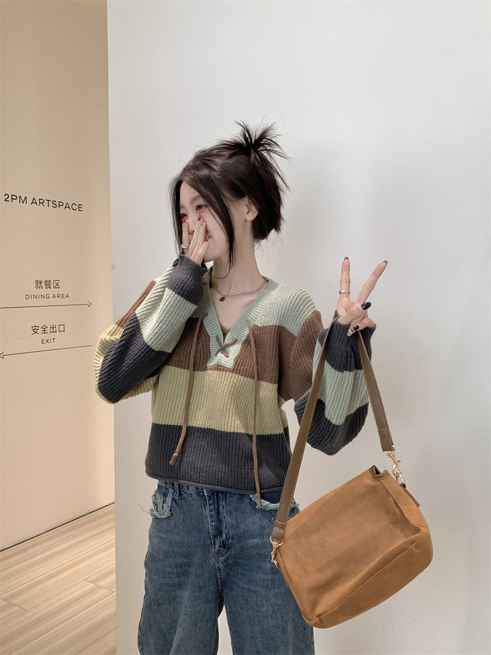 条纹撞色系带针织毛衣女2025春秋新款设计感翻领复古辣妹长袖上衣详情3