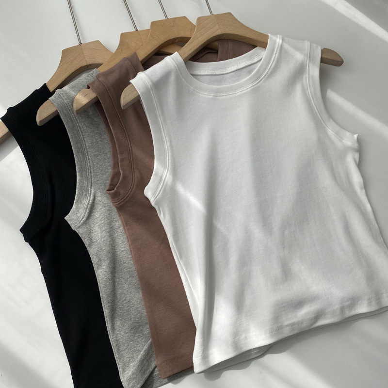 A solid-color short vest with a halter top in the European and American style for women in summer. It is a slimming and form-fitting Korean style with sleeveless tops worn inside and outside pic 11