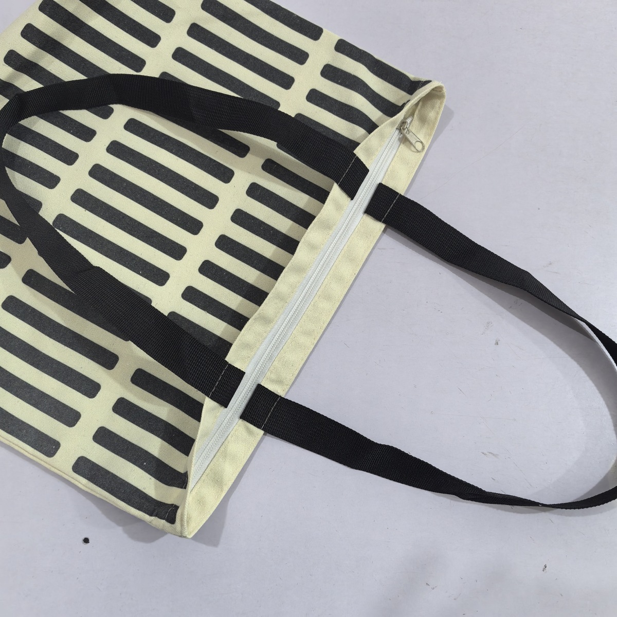 New minimalist design canvas bag for women, single-shoulder, college students, zipper handbag for class, canvas shopping bag in 2025 pic 15