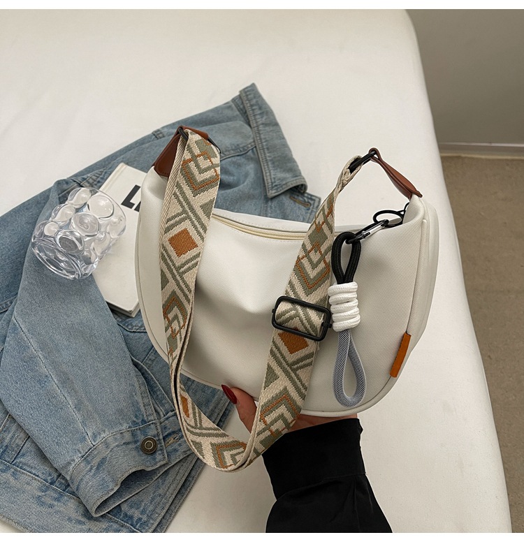 帆布包包女2024新款春夏季百搭饺子包休闲运动宽带单肩斜挎包女包详情28