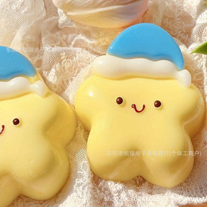 Хомяк сжимает лапу кошки, чтобы освободить игрушку от глиняных силиконовых шариков pic 8