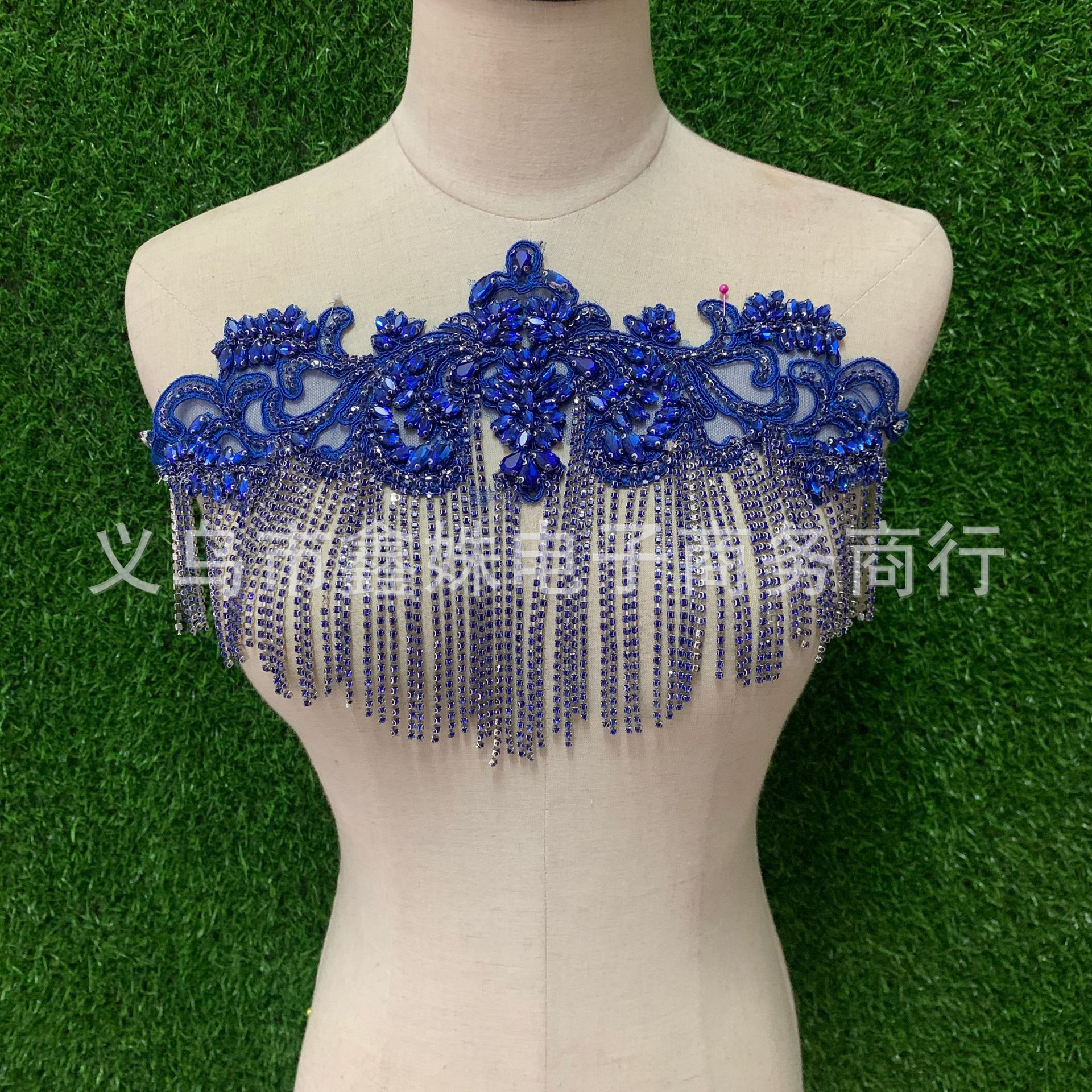 Clothing accessories, colored glass, diamond patterns, beading, embroidery, rhinestones, headwear, shoes and hats, accessories, hand-sewn diamond patterns, and matching flowers pic 3