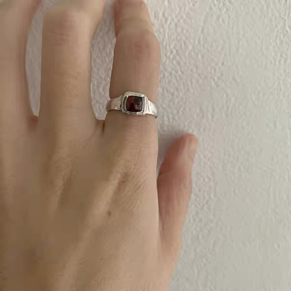 韩系小众设计mars25自制复古手工捶打纹红宝石戒指叠戴高级感指环详情6