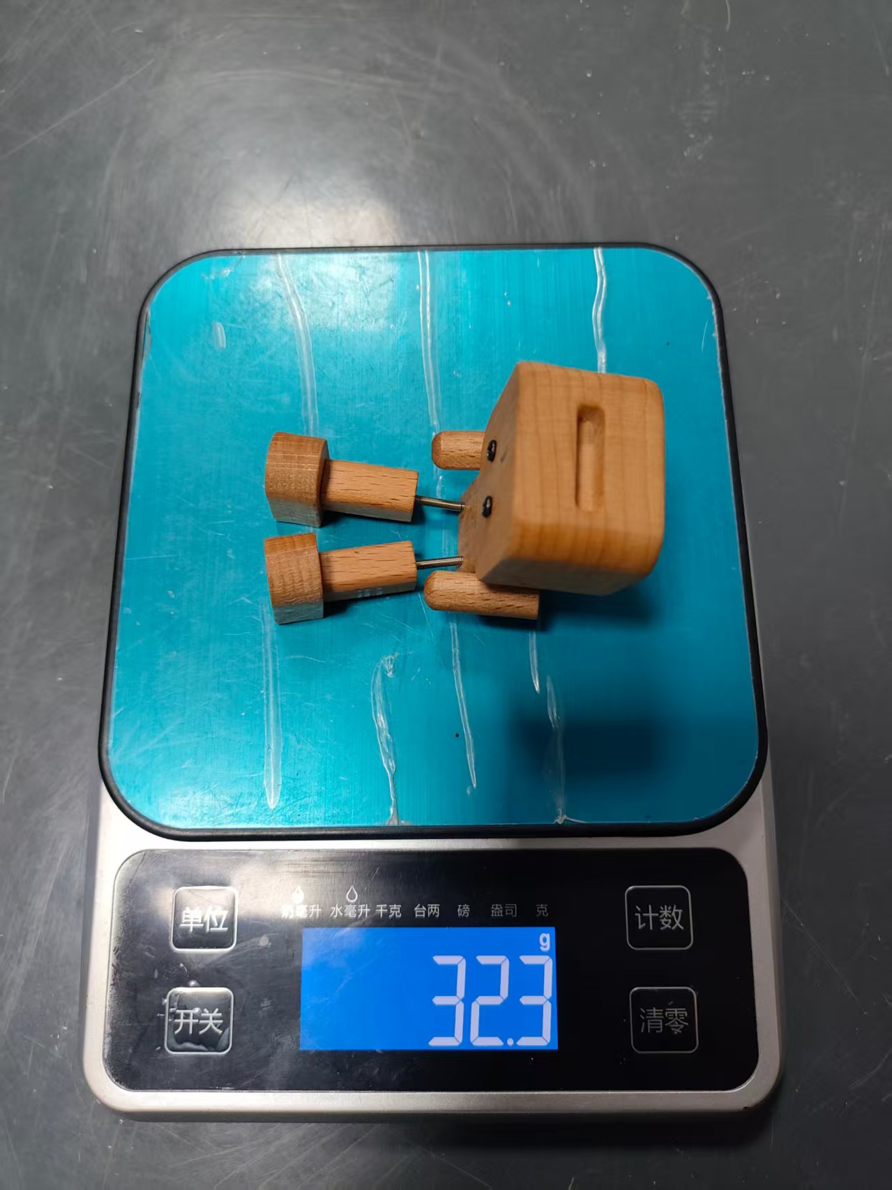 跨境新品 抖腿小木人实木车载摆件摇腿机器人甩腿木头人玩偶 装饰详情5