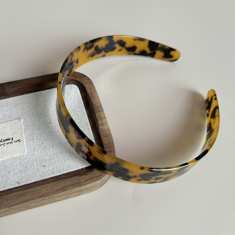 Korean acetate leopard print color hairband with teeth, anti-slip wide edge headband and hair clip, a versatile new for French style women going out pic 17