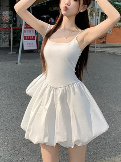 法式甜妹风吊带连衣裙女2025夏季设计感显瘦A字裙花苞白色短裙子详情6