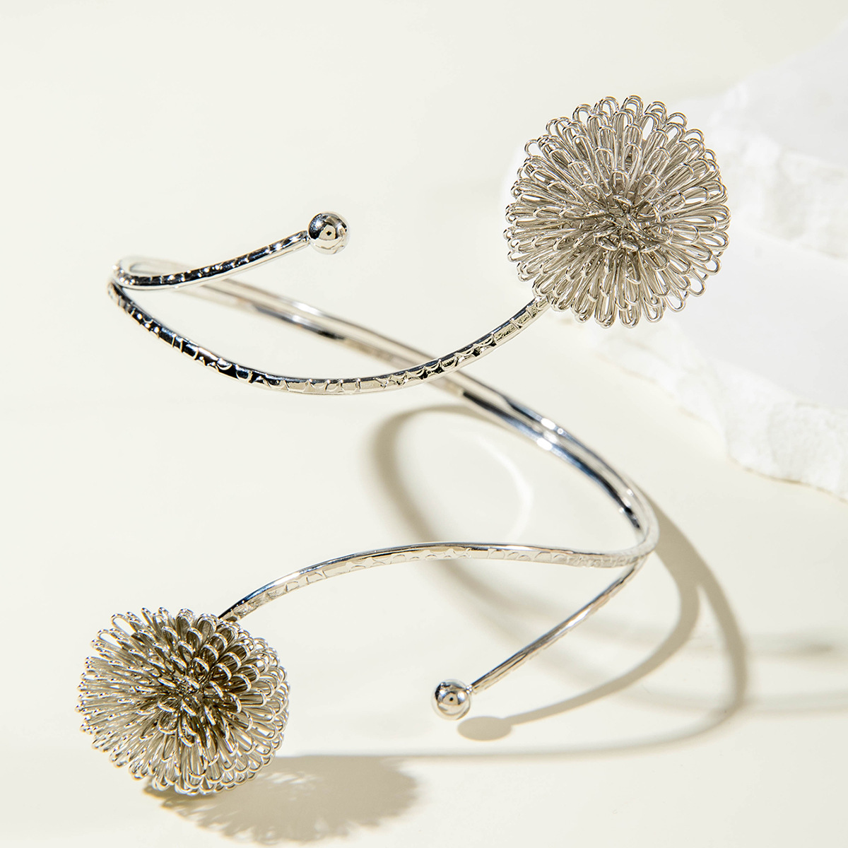 亚马逊跨境个性冷淡风海星手臂镯线条计感蝴蝶环形开口臂镯女详情60