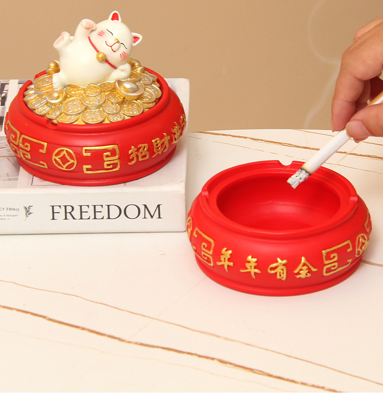 树脂摆件创意带盖客厅轻奢感带盖防飞灰大号烟灰缸高端装饰品摆件 pic 4