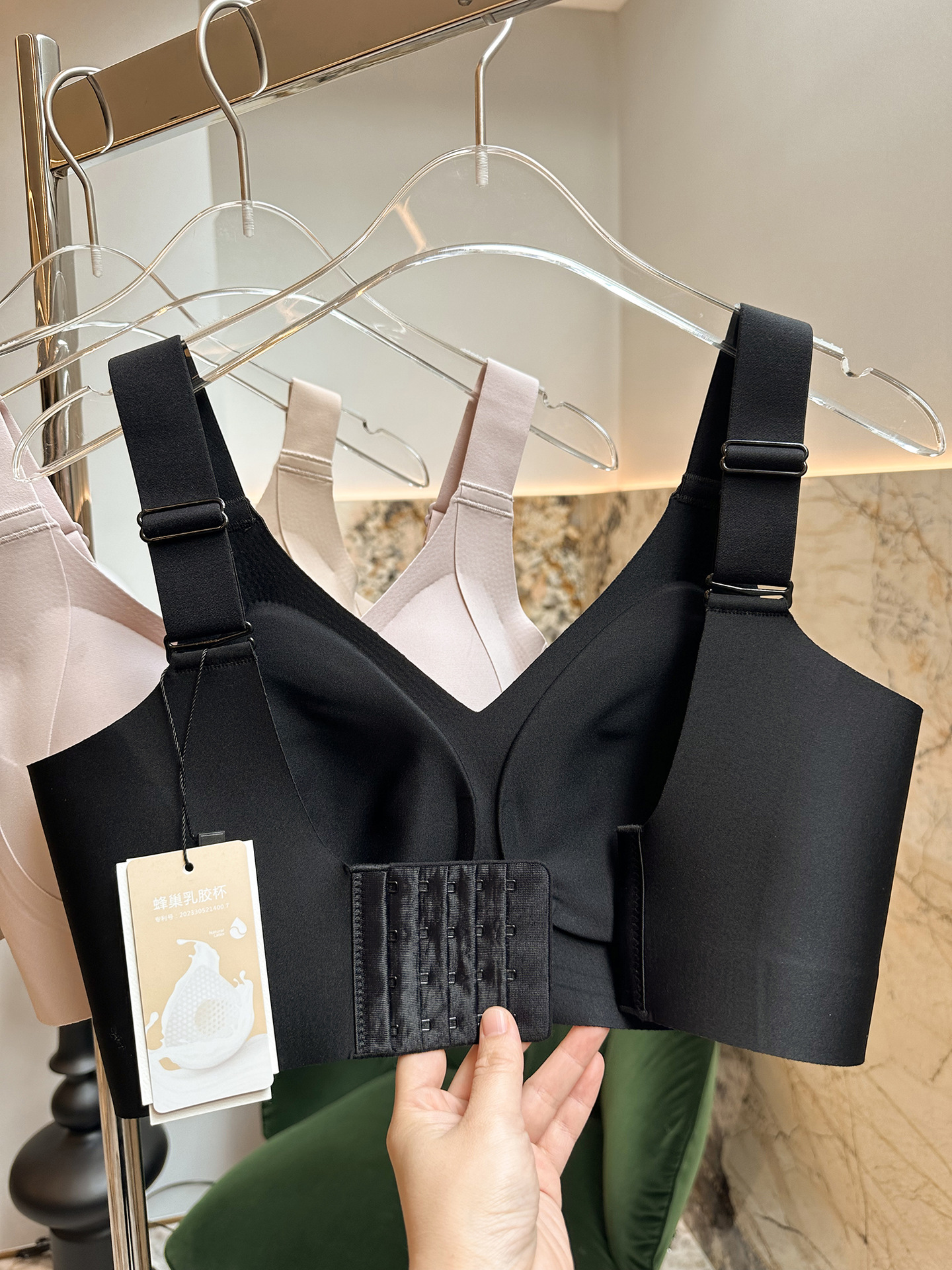 Full-cup latex bra for women, thin cup side-folding and adjustable bra, with a large bust that looks smaller, lifting and anti-sagging pic 60