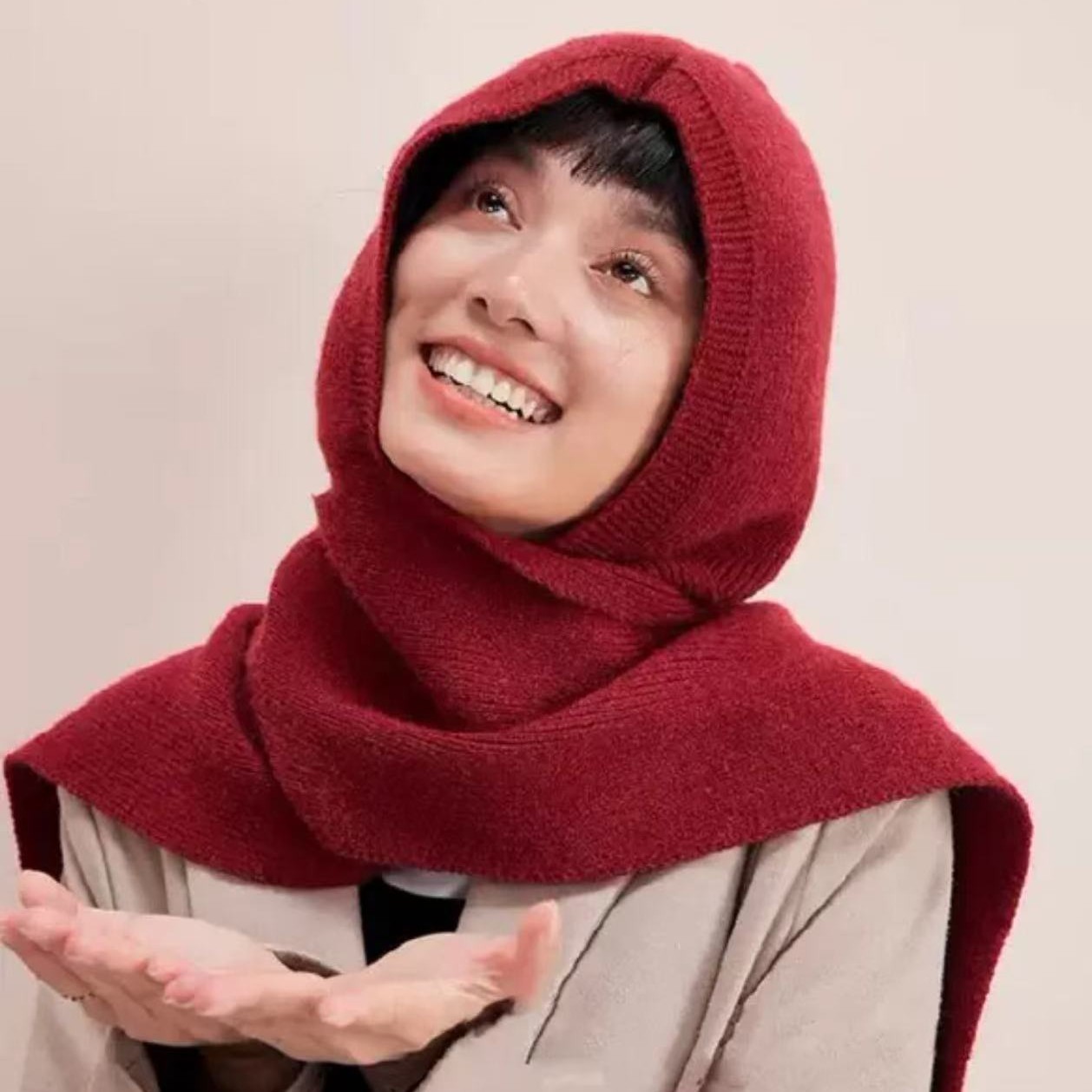 品牌【森多娜】针织帽 2025新款女士加厚披肩外搭连帽围脖一体氛围感针织围巾保暖针织帽多功能2件套 时尚保暖必备详情1