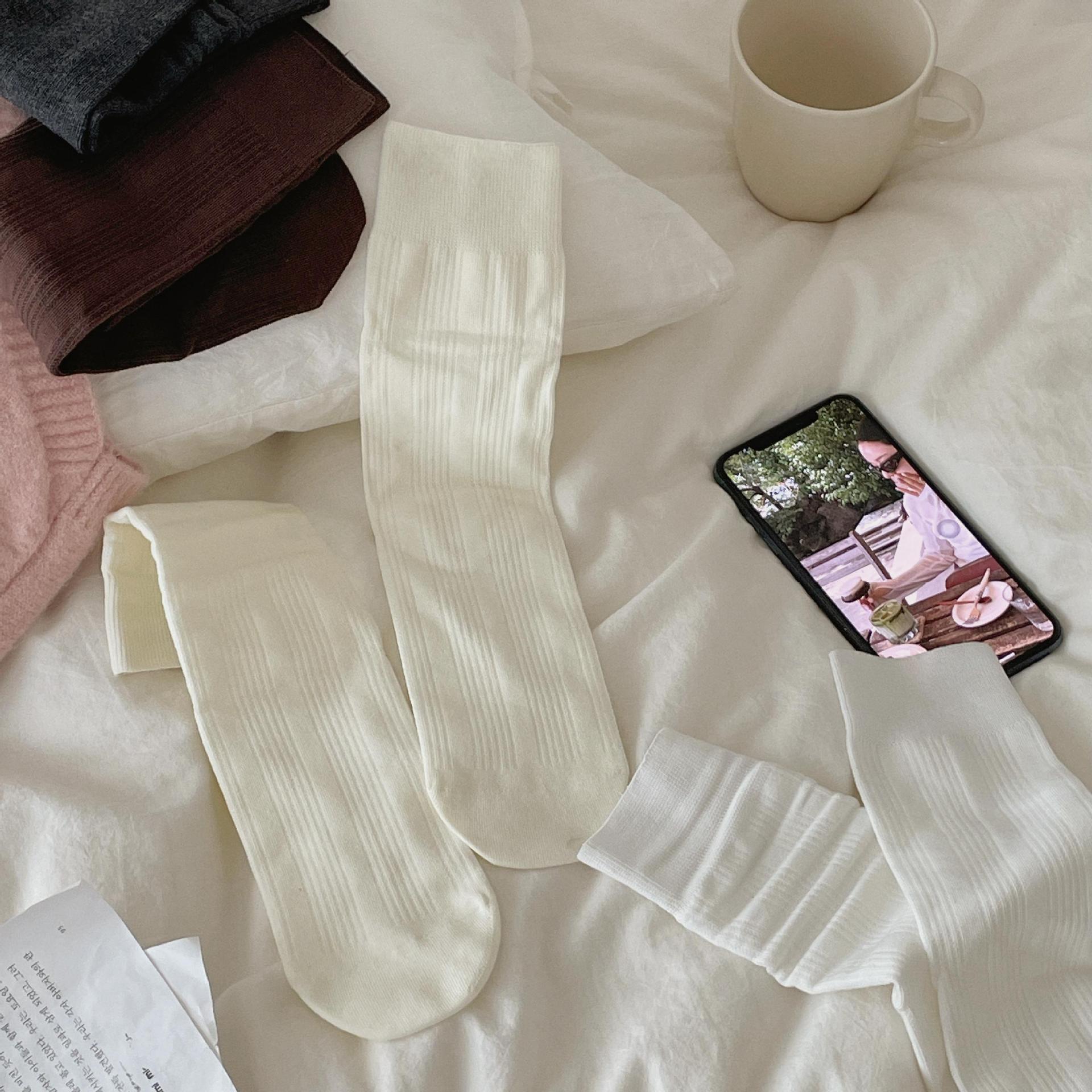 秋冬季新款袜子女无骨百搭纯棉中筒袜韩国学生ins竖抽条堆堆袜子详情7