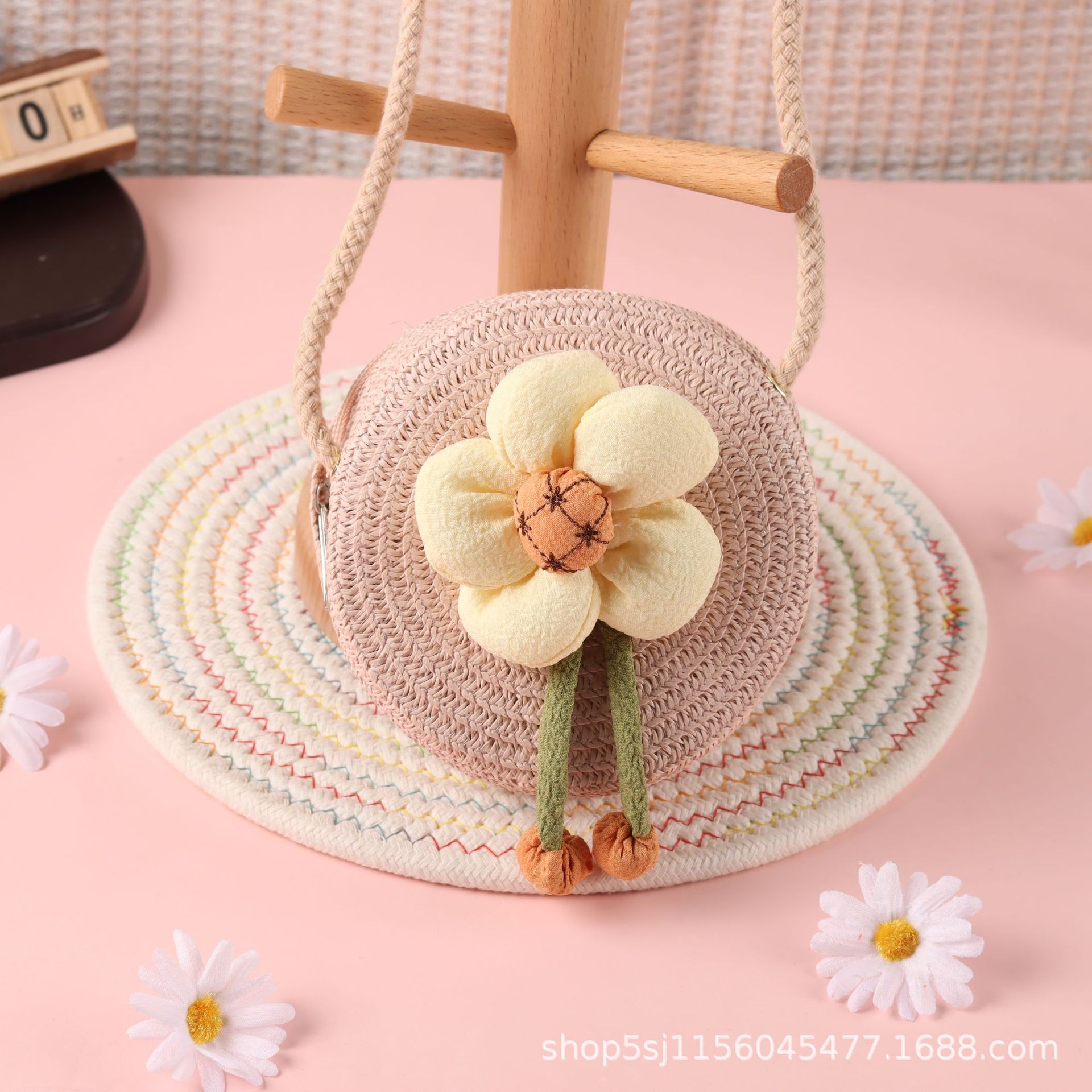 春夏新款儿童草编小包包小女孩可爱零钱斜跨圆包公主潮时尚单肩包详情8