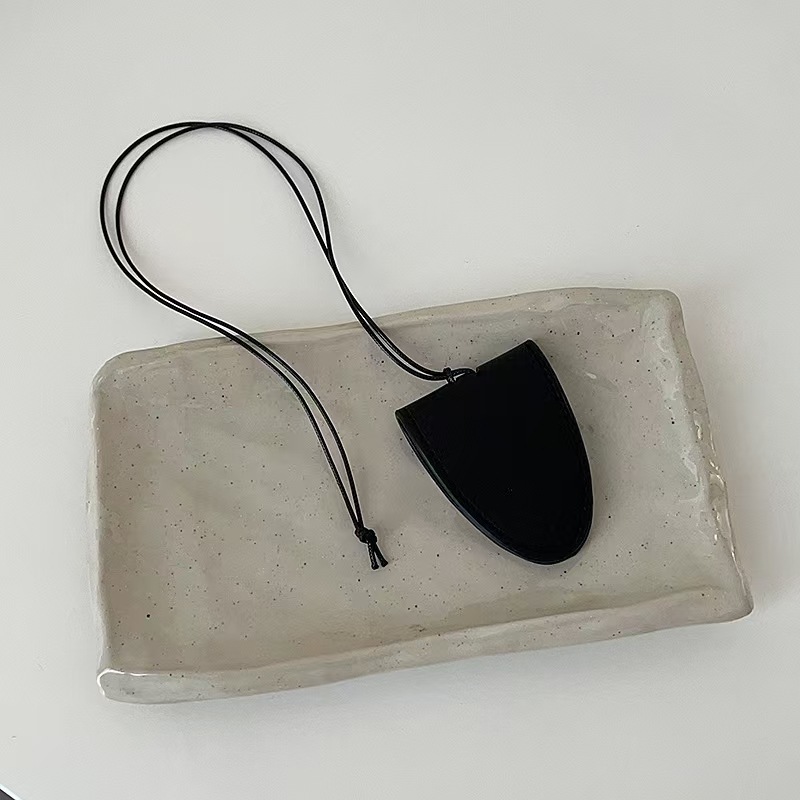 韩版皮质挂脖磁吸长款项链女配饰早秋多功能眼镜夹毛衣链旅行饰品详情1