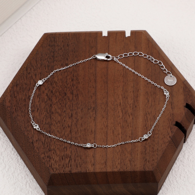 S925 Silver Elegant geometric round diamond anklet 2024 new summer accessory: Simple and versatile Zircon foot accessory for women pic 4