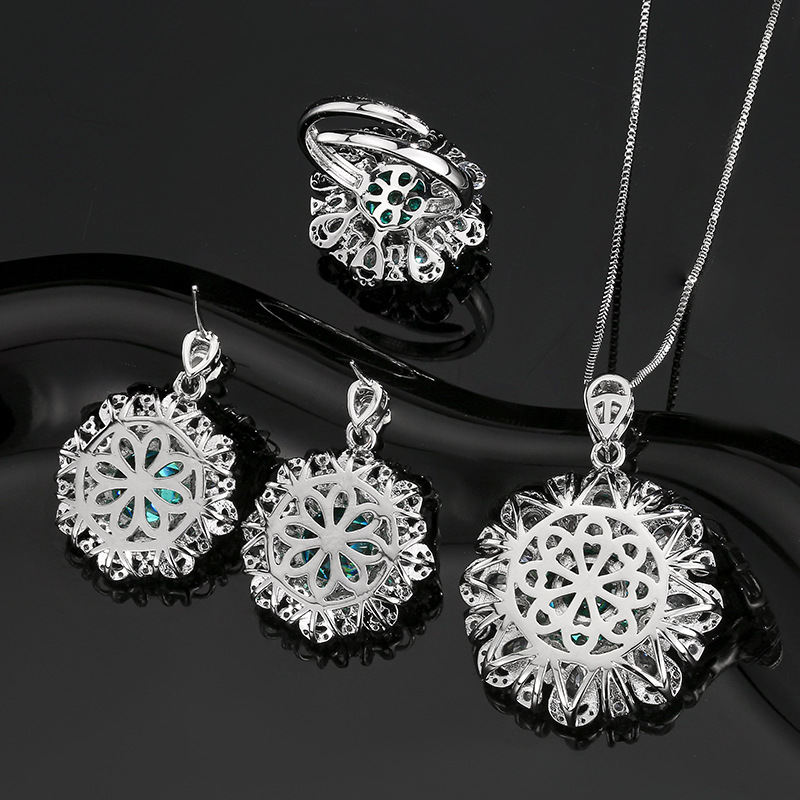 2025新款庄生生珠宝铜底镀金仿真千禧帕拉绿花朵套装主石12-10mm详情3