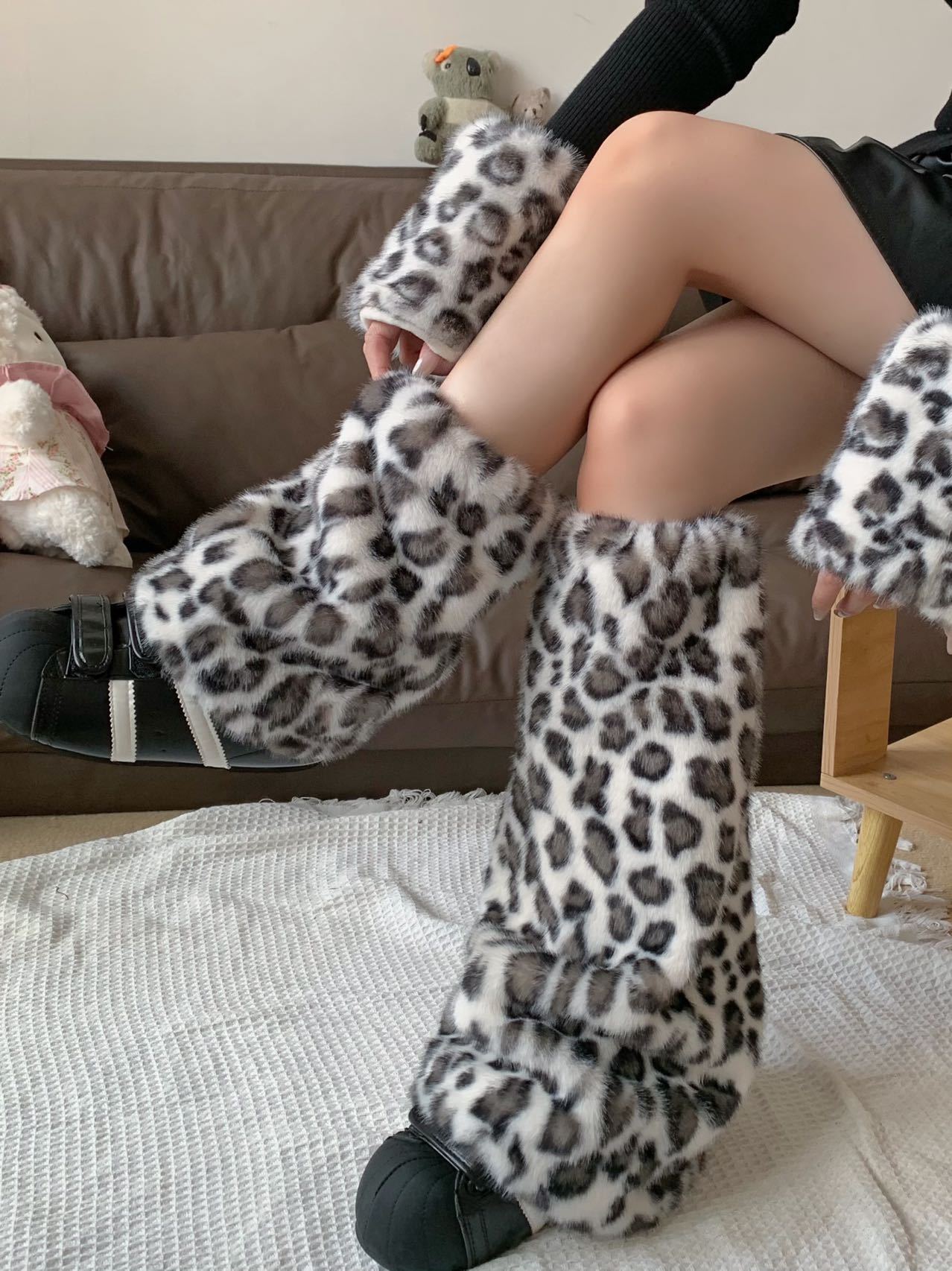 2025秋冬新毛毛袜套豹纹袜套女韩版加绒潮辣妹毛绒腿套保暖ins风详情8