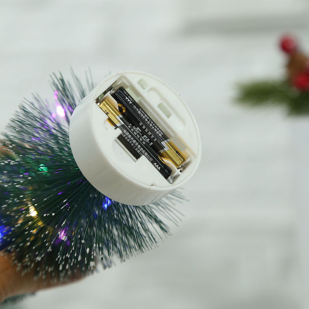 工厂直销迷你圣诞树场景装饰品带彩色灯光星星树顶的圣诞树批发详情4