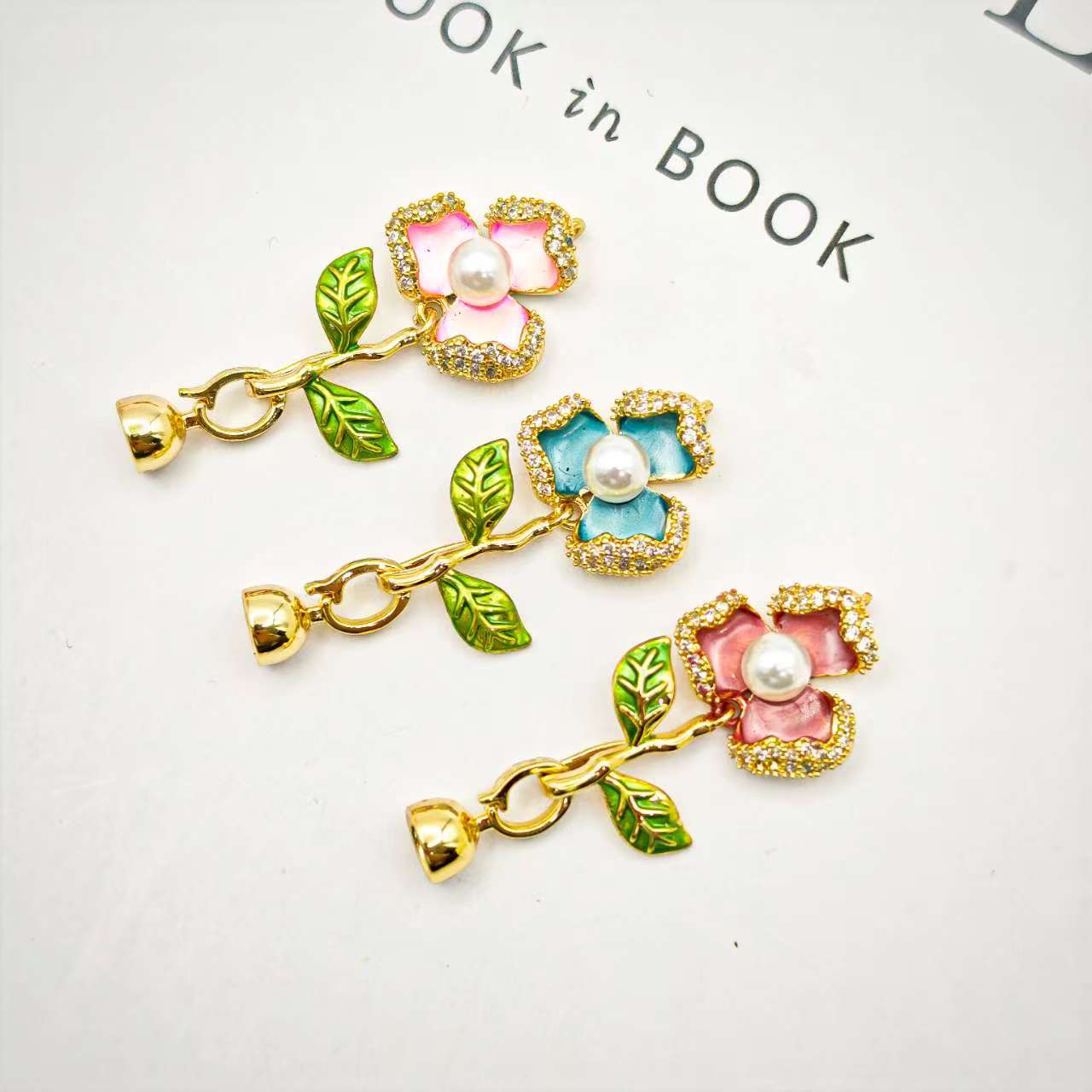 Pearl necklace clasp, natural pearl oil painting style drip oil, three-petal flower finish clasp, connecting clasp, sweater chain diy accessories pic 17