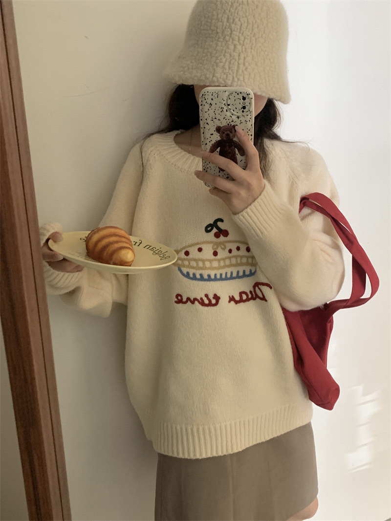 New gentle cake round-neck embroidered sweater for women in autumn and winter, Korean cartoon style, youthful and versatile knitted sweater for women in autumn pic 26
