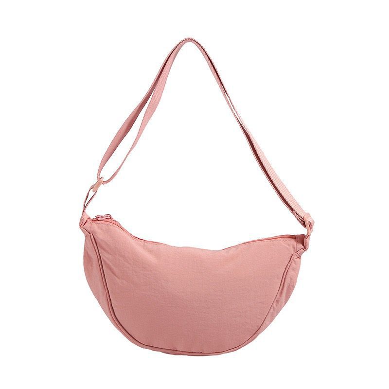 新款试衣间潮流腋下包女轻便百搭优衣库饺子包女大容量单肩斜挎包详情5