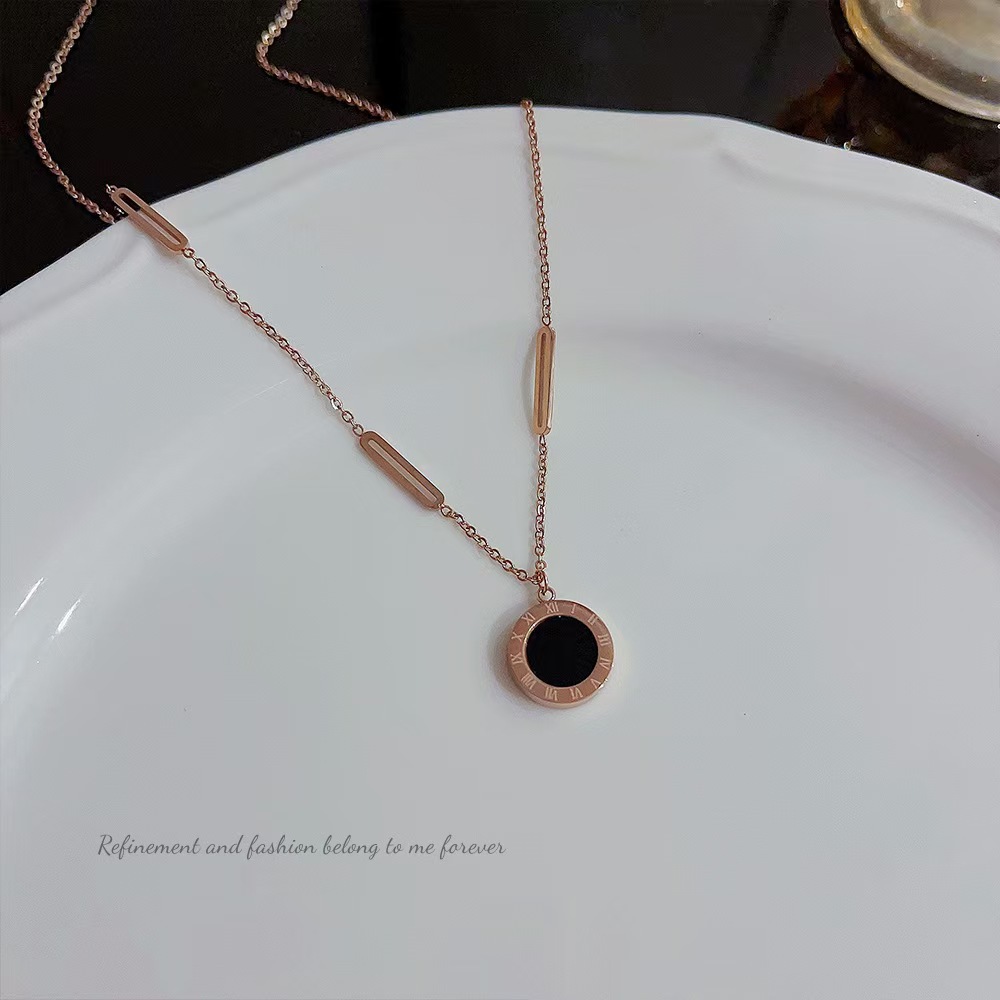 Titanium steel pin Roma digital black and white necklace hoodie, new style, versatile and high-end 18K collarbone sweater chain pic 4