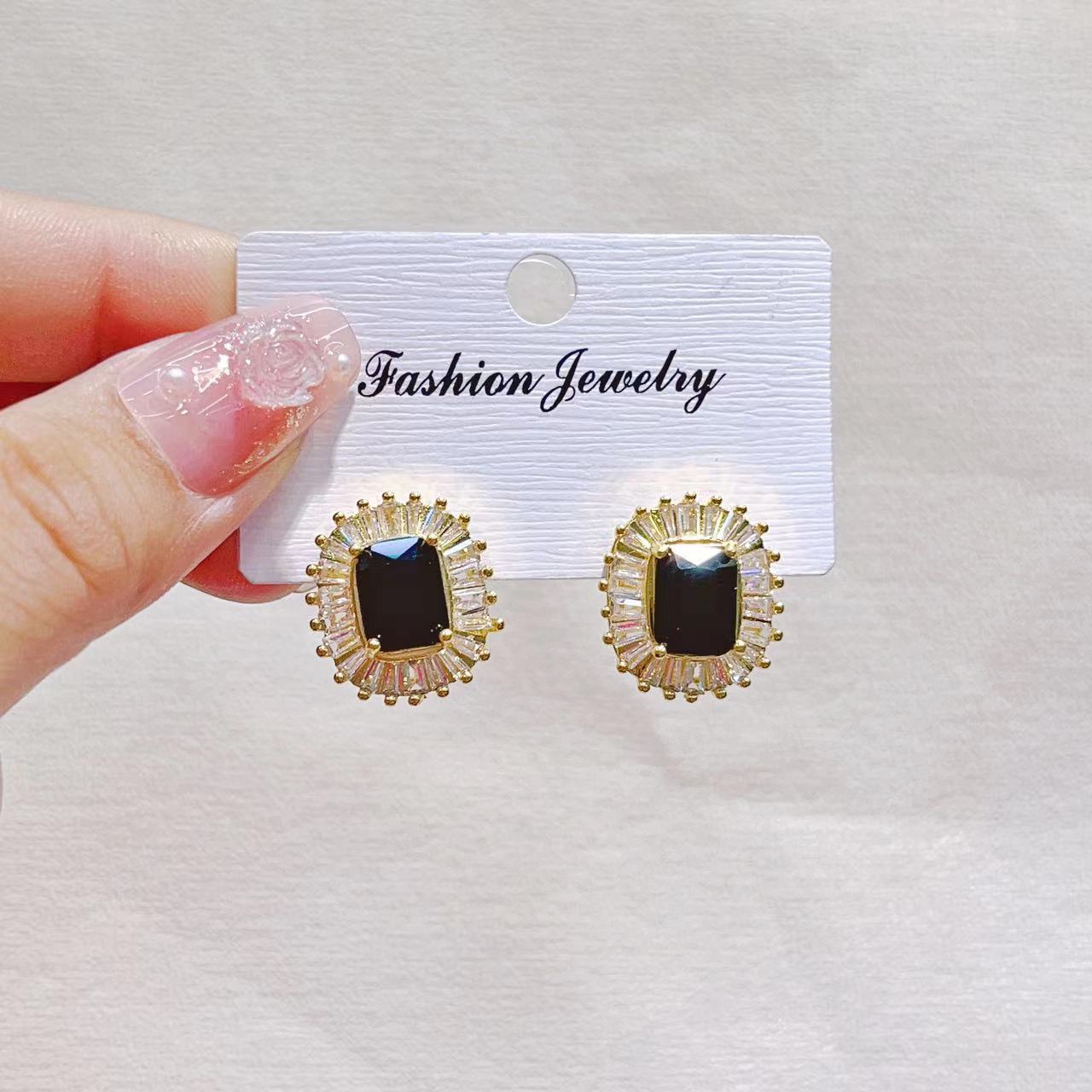 High-end stud earrings, a niche design for women, heart-shaped butterfly copper plated with real gold zircon, a light luxury and versatile style pic 4