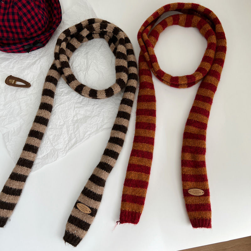 One-piece consignment Korean-style niche knitted color-blocked scarves for women, fashionable Y2k, long wool blend, versatile and layered. Cross-border street stall wholesale pic 9