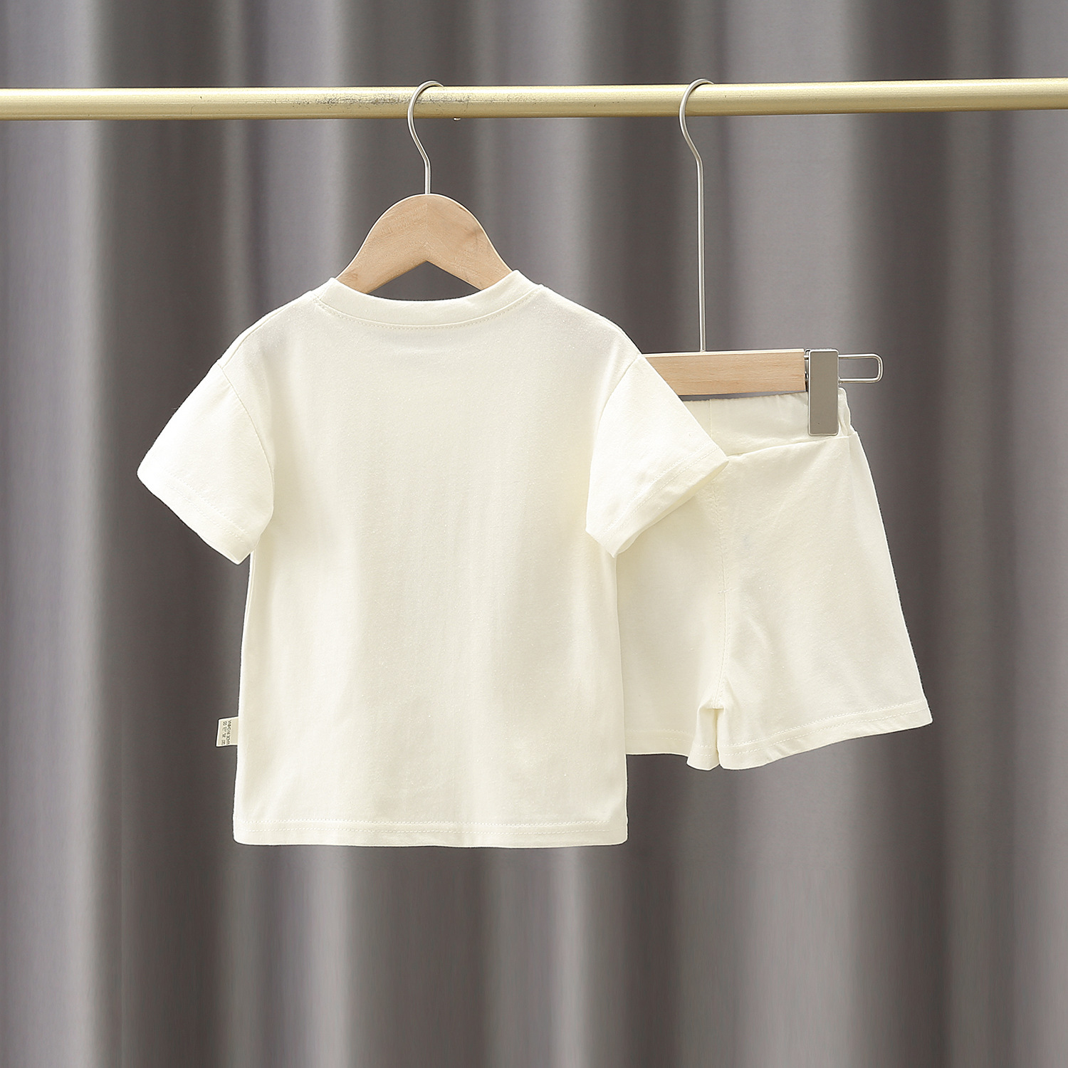 男女儿童外贸服装批发夏季新款宝宝卡通棉短袖t恤两件套厂家批发详情6