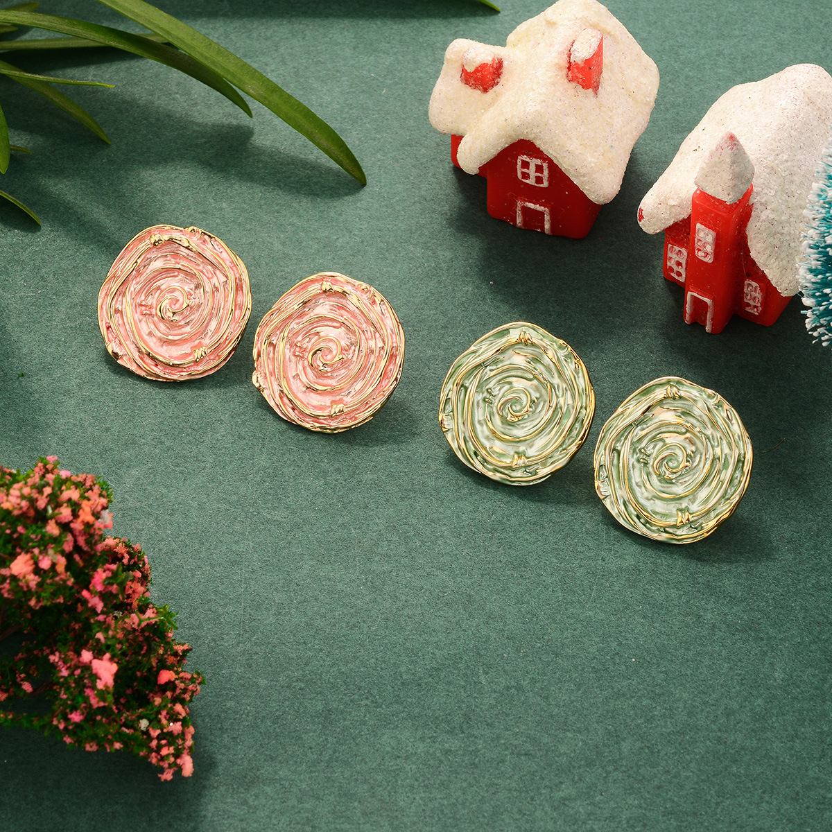 新款跨境圣诞节螺旋圆形耳环个性显脸小保色时尚秋冬设计感耳钉详情20