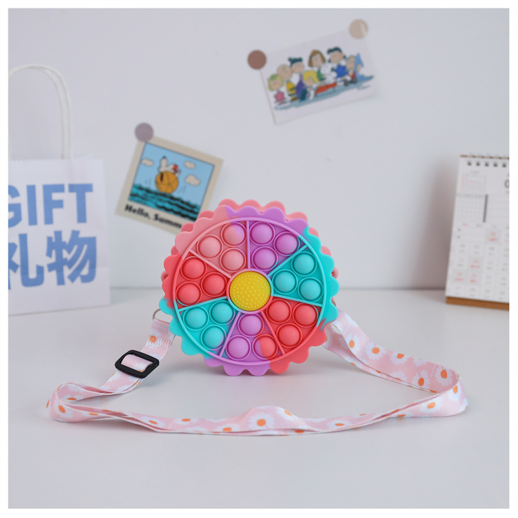 硅胶包2023新款指压儿童玩具包花朵彩虹灭鼠先锋零钱包单肩斜挎包详情20