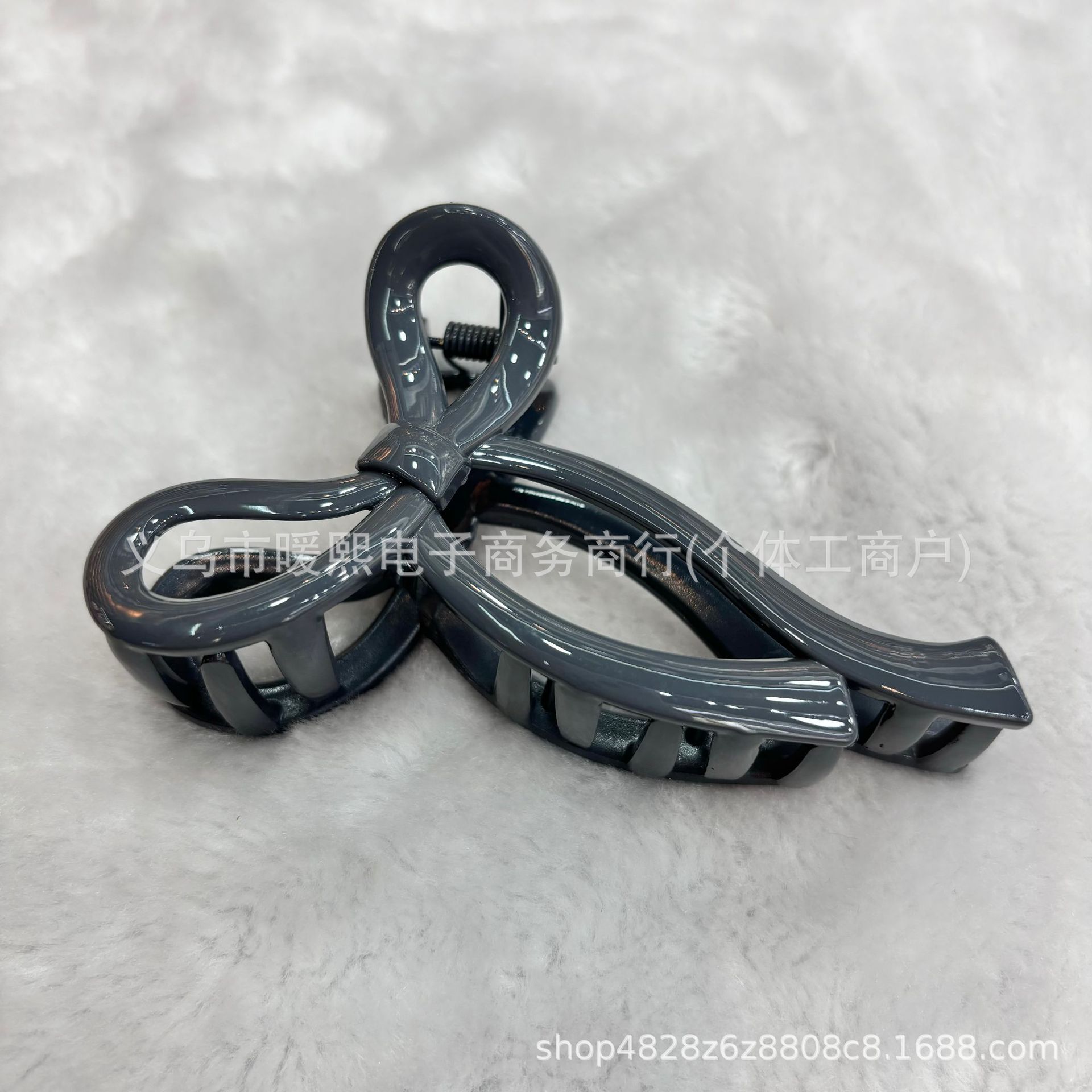 春天色领结珠光抓夹盘发鲨鱼怪手夹洗澡夹顶夹发卡发饰厂家线条发详情8