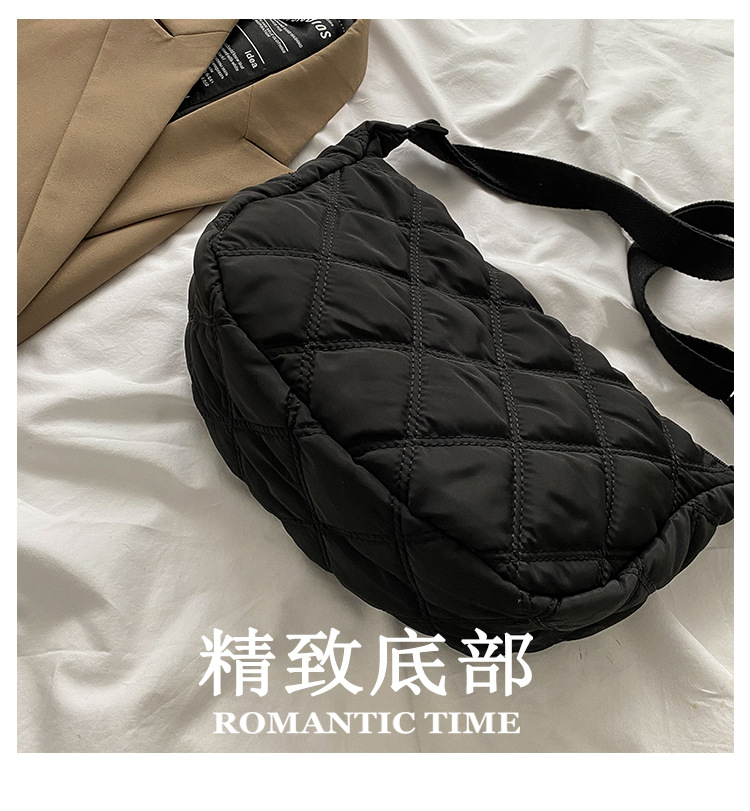 The new, trendy and fashionable single-shoulder crossbody bag with diamond-patterned embroidery thread for women in 2021, the popular dumpling bag pic 32