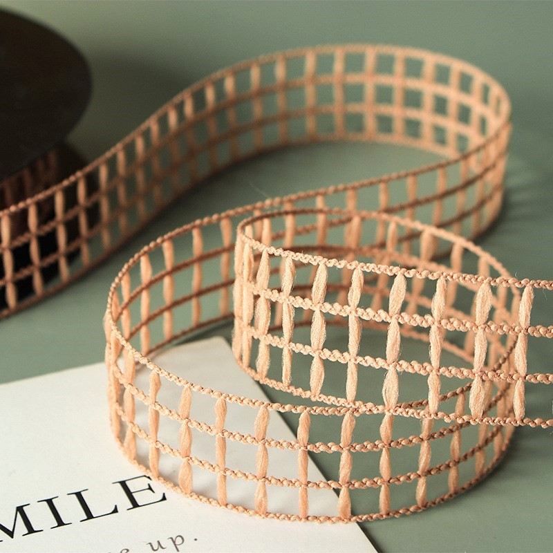 日韩风格子织带鲜花工艺品礼盒包装装饰蝴蝶结 镂空方格丝带 服饰装饰细节之美详情3