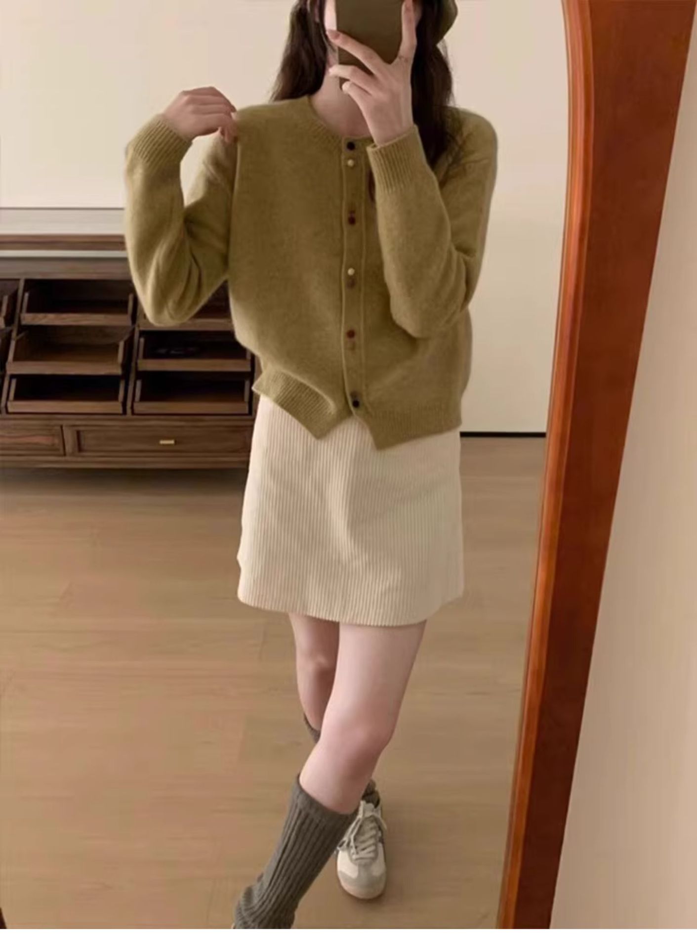 新年红色圆领针织开衫外套女秋冬慵懒风加厚毛衣宽松短款上衣外穿详情13