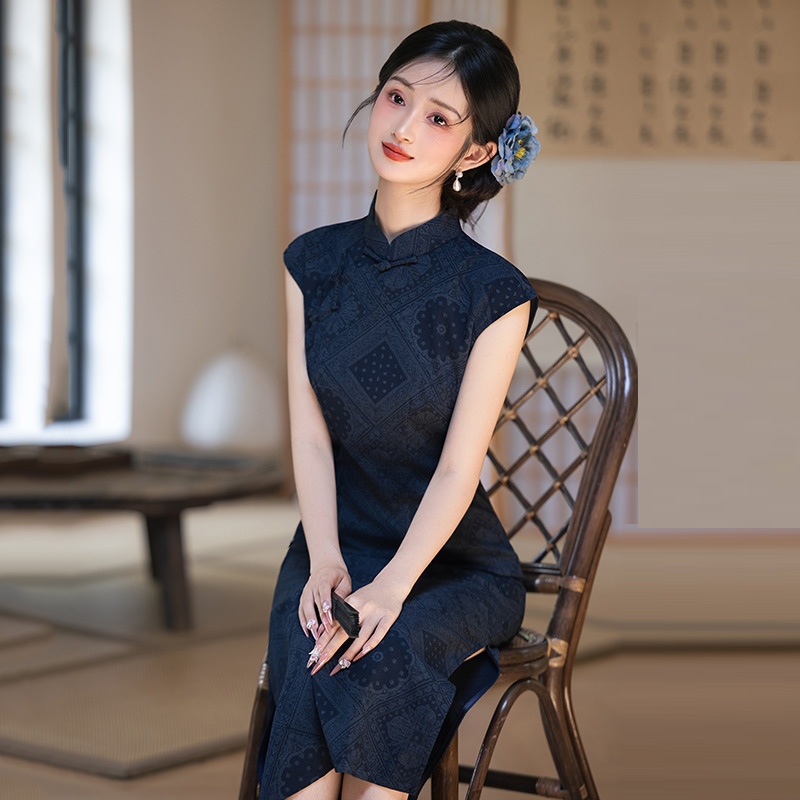国潮藏蓝色古法全开襟无袖格子国风新中式长款旗袍改良年轻款女高级感详情4