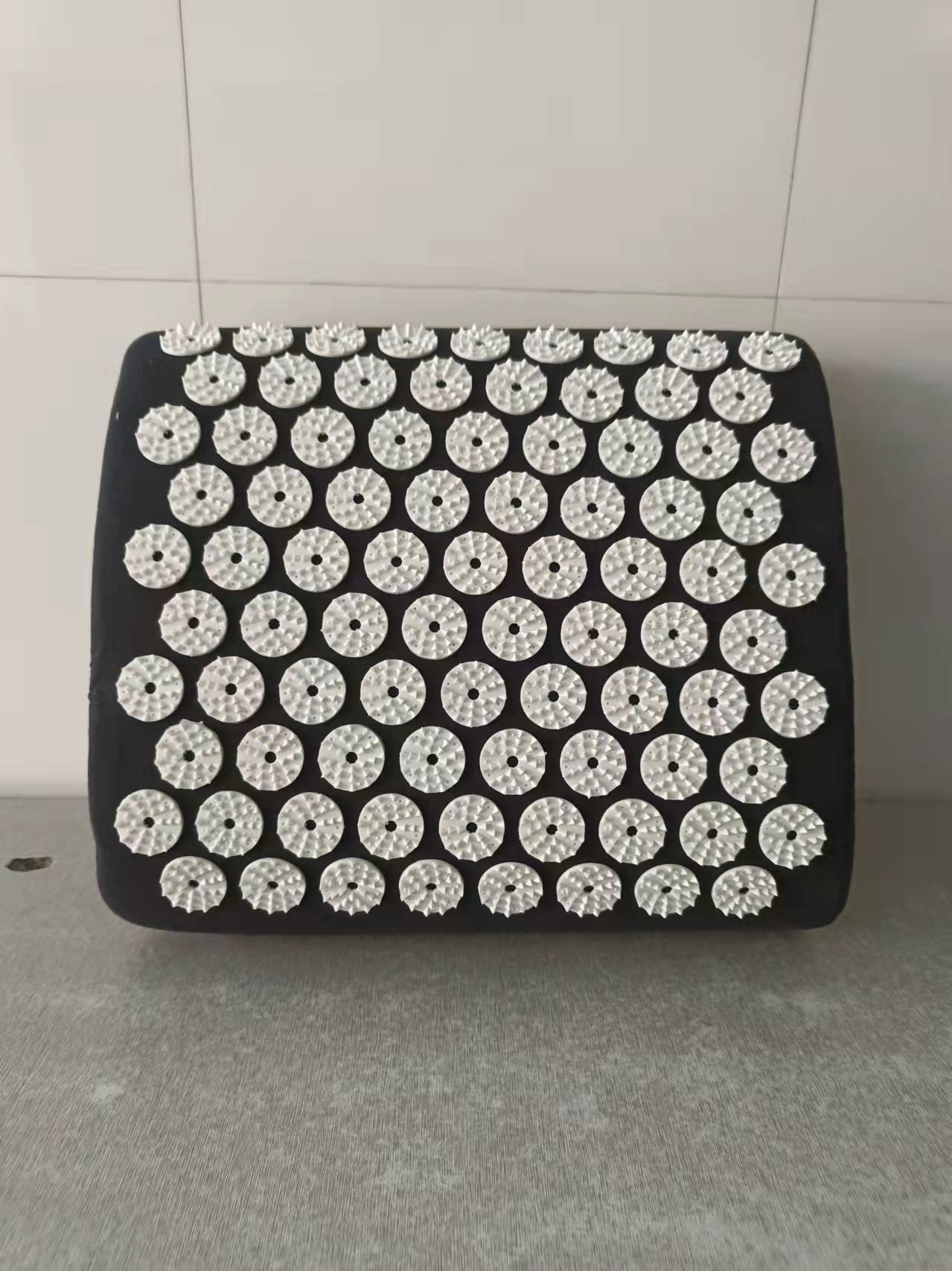 0.1源头厂家新款针刺瑜伽按摩腰靠枕腰部按摩枕针刺枕头特制穴位腰枕详情9