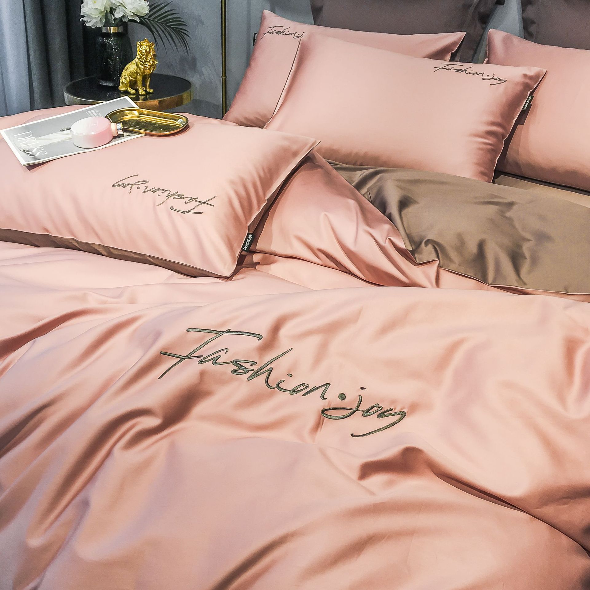 Wholesale from the factory: simple solid-color 60-piece brocade long-staple cotton embroidered four-piece set, color-blocking all-cotton Nordic bedding pic 10