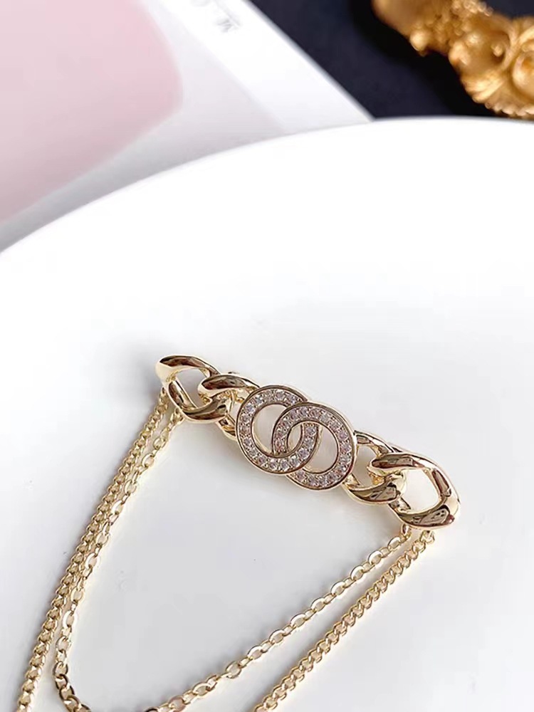 大牌风双环爱心小香风胸针2023新款潮时尚防走光高级感精致别针详情11