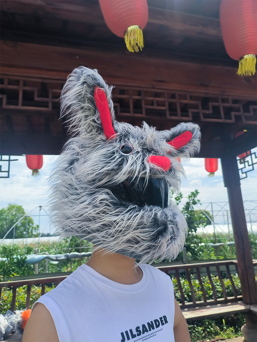 Cross-border personalized long-haired helmet covers, plush motorcycle protection covers, scratch-resistant and cute style riding cap covers are selling well across borders pic 11