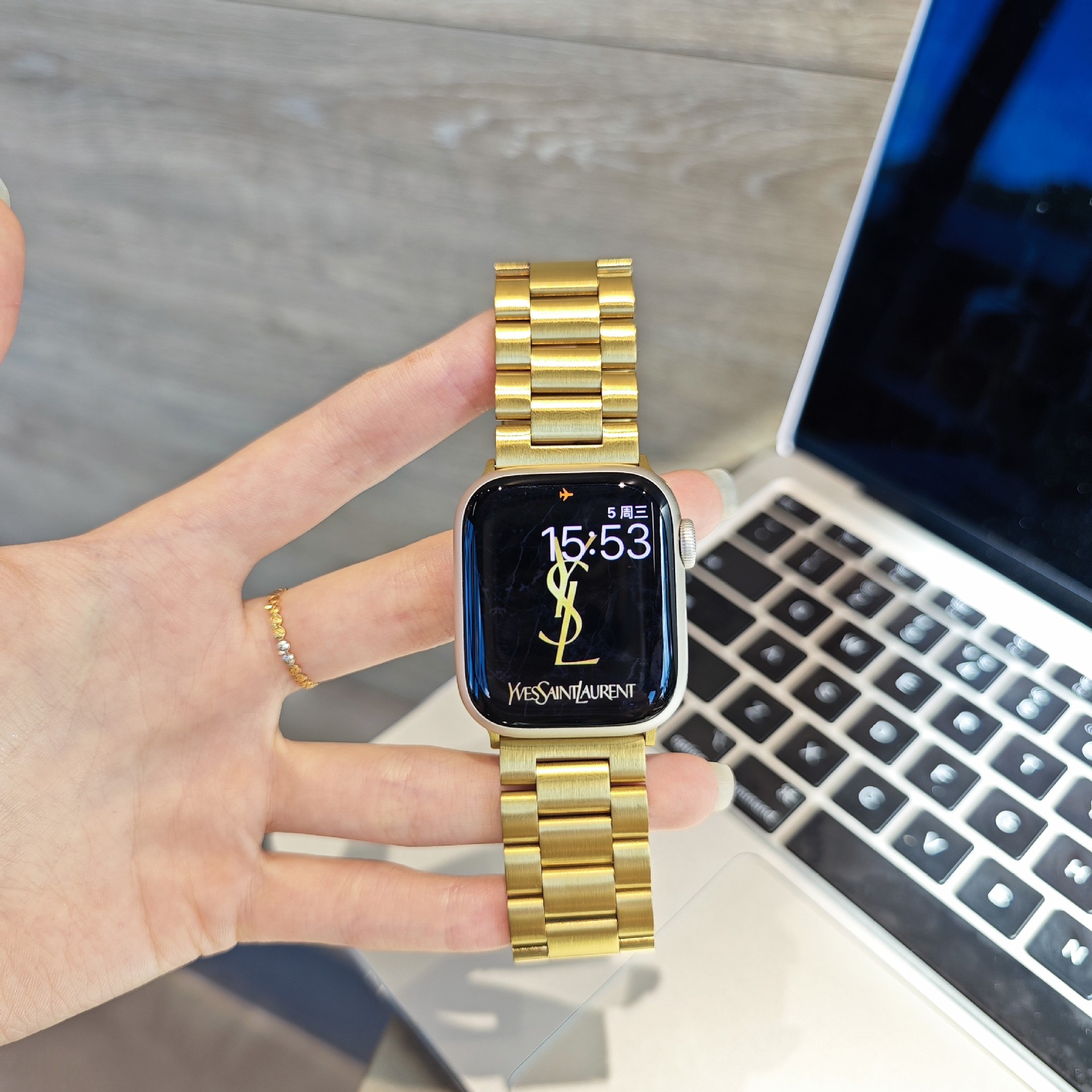 适用苹果iwatch手表表带applewatchs9三株金属腕带男女士高级钢带详情4