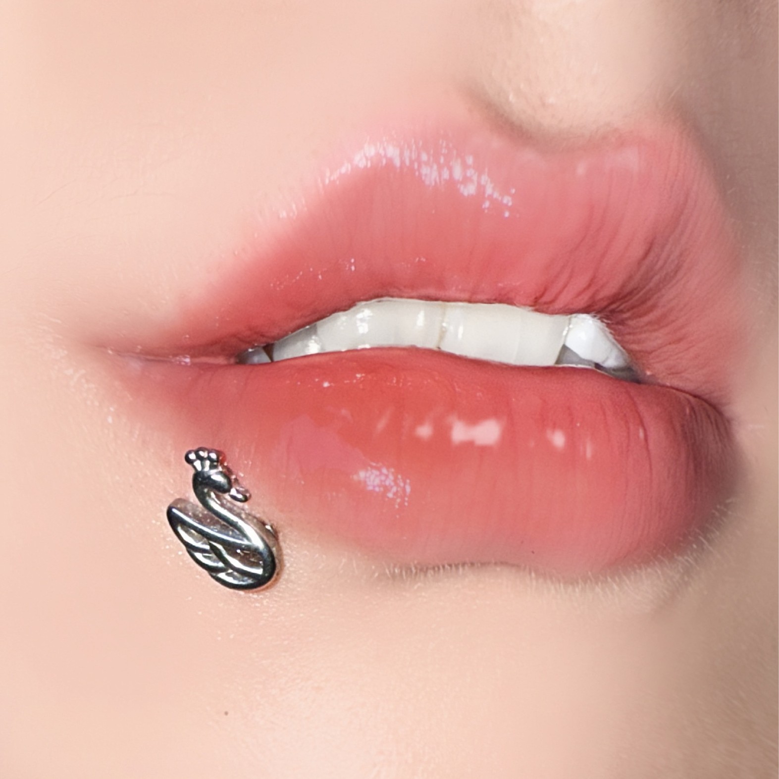 小天鹅蝴蝶内牙唇钉不锈钢个性鹿角耳骨钉欧美新款唇饰穿刺饰品详情3