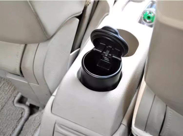 A comprehensive collection of creative anti-fly ash automotive products with an aluminum alloy feel for car ashtrays, suitable for interior car use pic 15