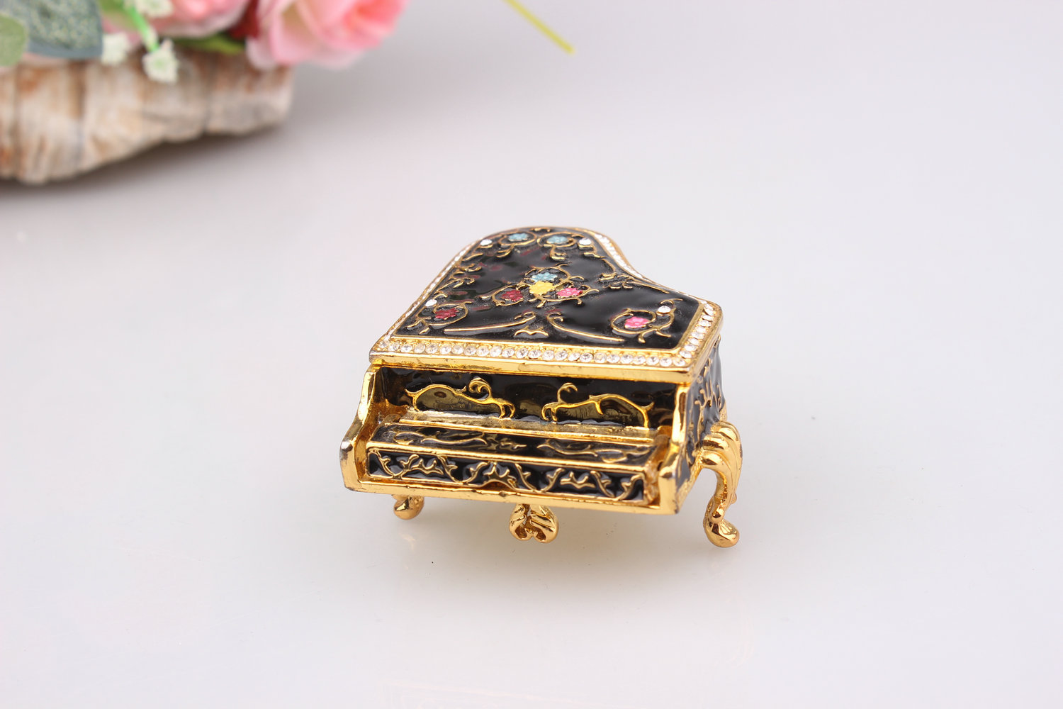 Metal enamel painted and diamond-encrusted piano small ornaments for sale, wholesale of small gifts, creative home desktop, light luxury decoration pic 13